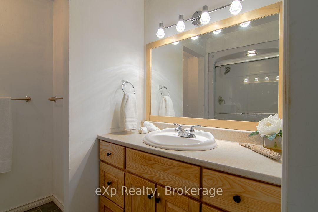 92 PARKSIDE Avenue • South Bruce Peninsula, ON photo 15