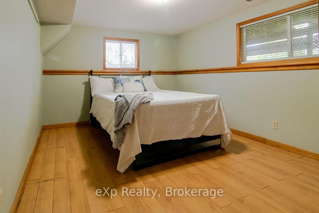 92 PARKSIDE Avenue • South Bruce Peninsula, ON photo 22