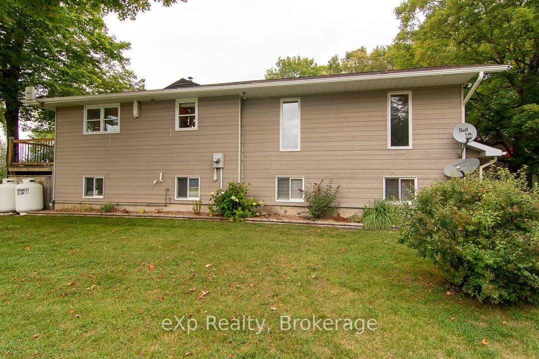 92 PARKSIDE Avenue • South Bruce Peninsula, ON photo 27