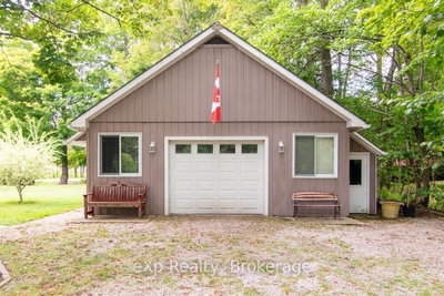 92 PARKSIDE Avenue • South Bruce Peninsula, ON photo 4