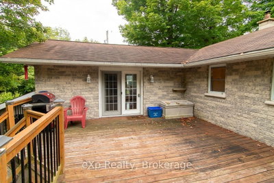 92 PARKSIDE Avenue • South Bruce Peninsula, ON photo 5