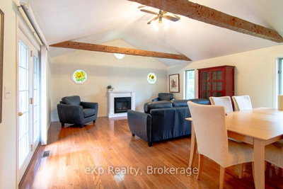 92 PARKSIDE Avenue • South Bruce Peninsula, ON photo 6