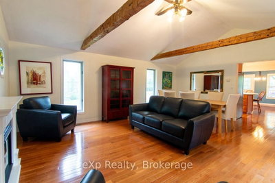 92 PARKSIDE Avenue • South Bruce Peninsula, ON photo 8
