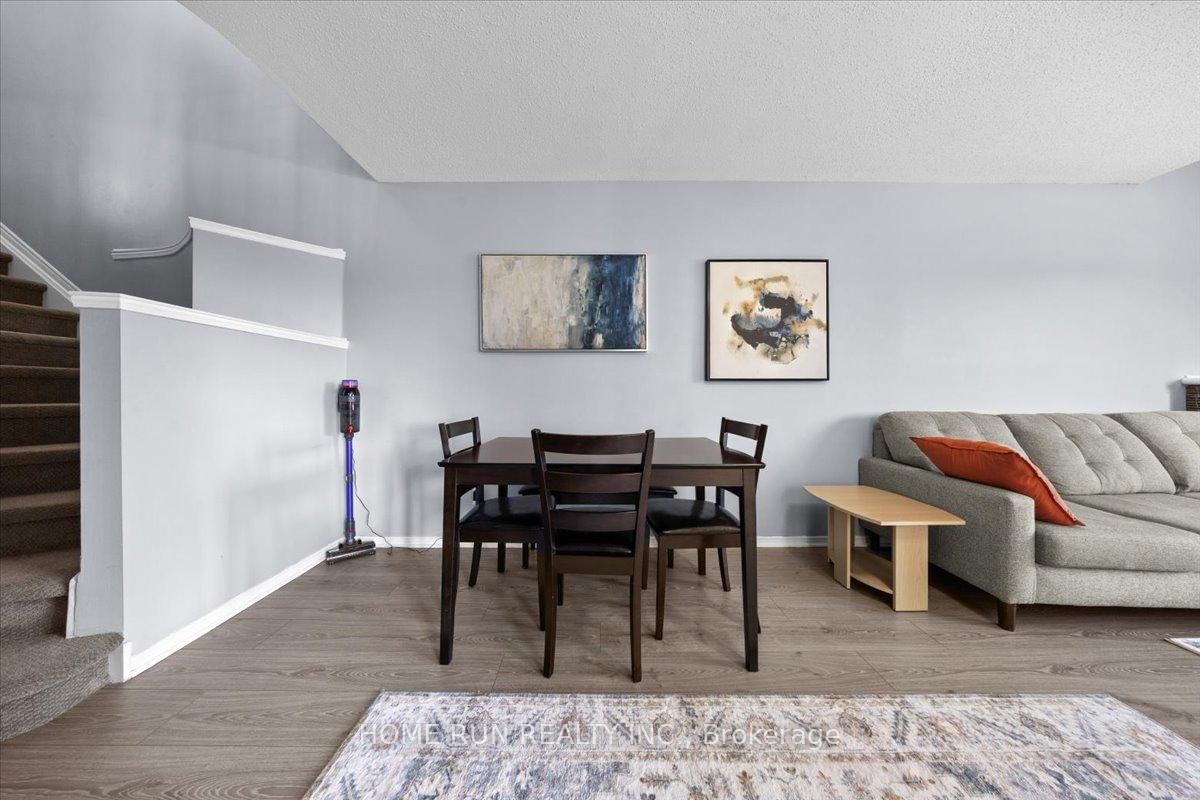 113 Gray Crescent • Ottawa, ON photo 6
