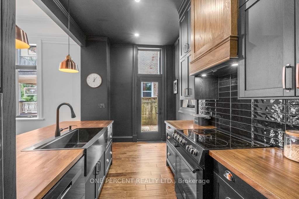 143 Catharine Street N • Hamilton, ON photo 14
