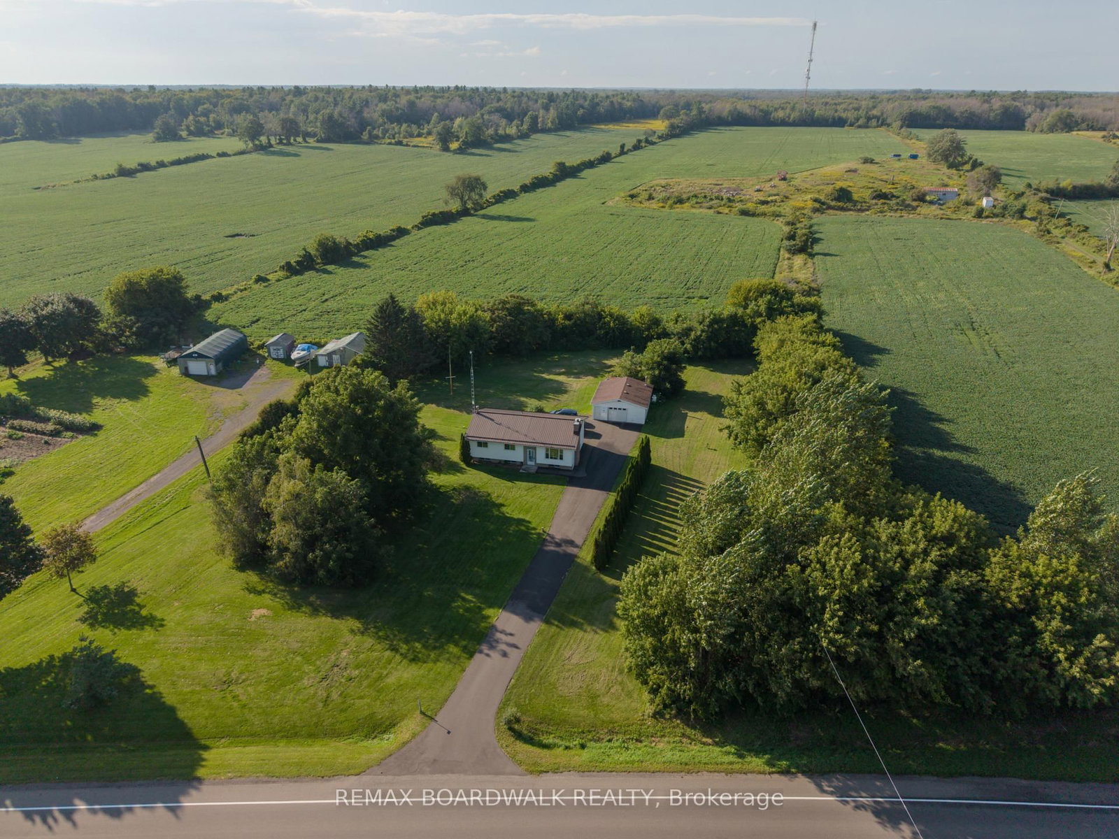 2106 County Road 2 Road • Edwardsburgh/Cardinal, ON photo 11