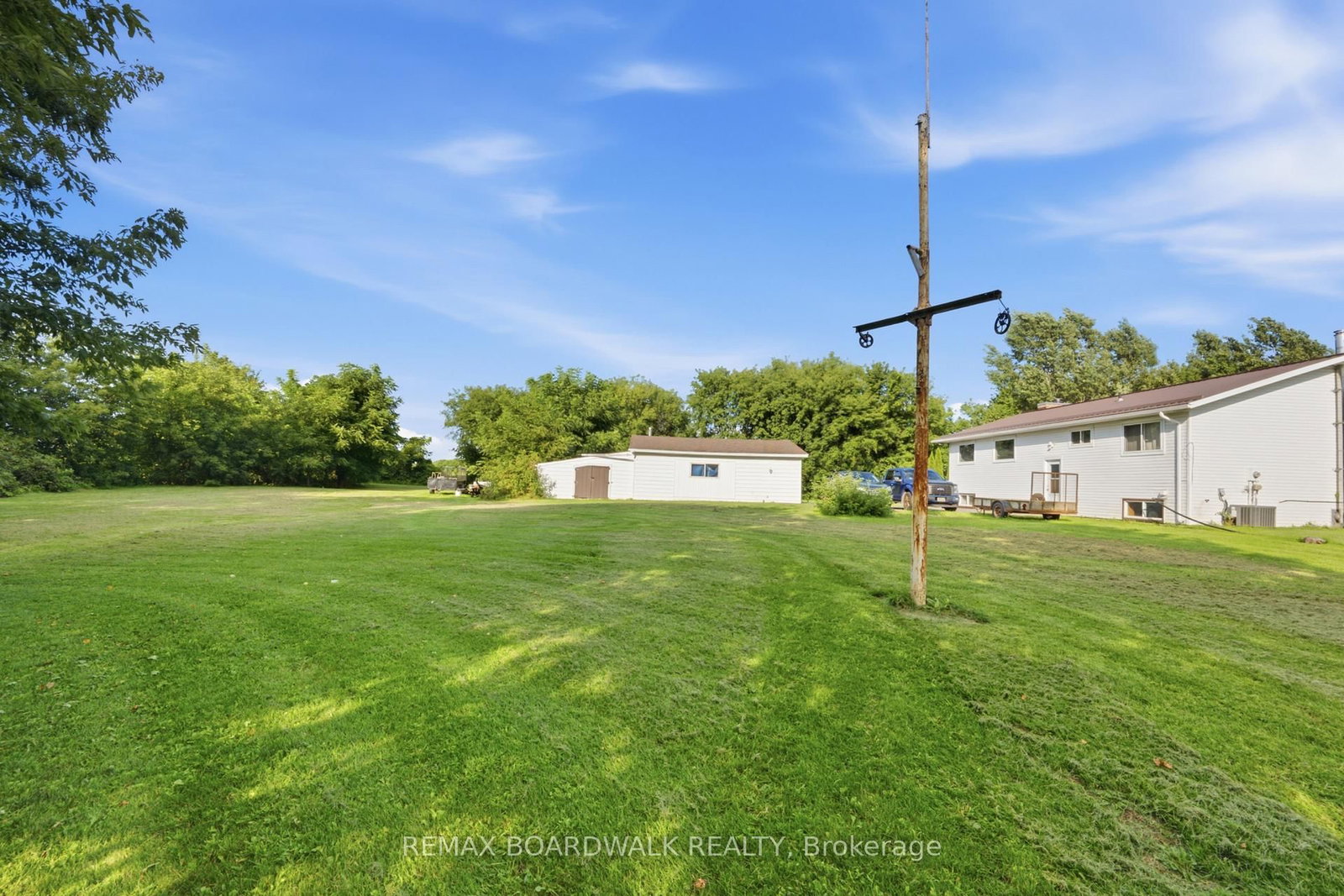 2106 County Road 2 Road • Edwardsburgh/Cardinal, ON photo 5