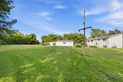 2106 County Road 2 Road • Edwardsburgh/Cardinal, ON photo 5