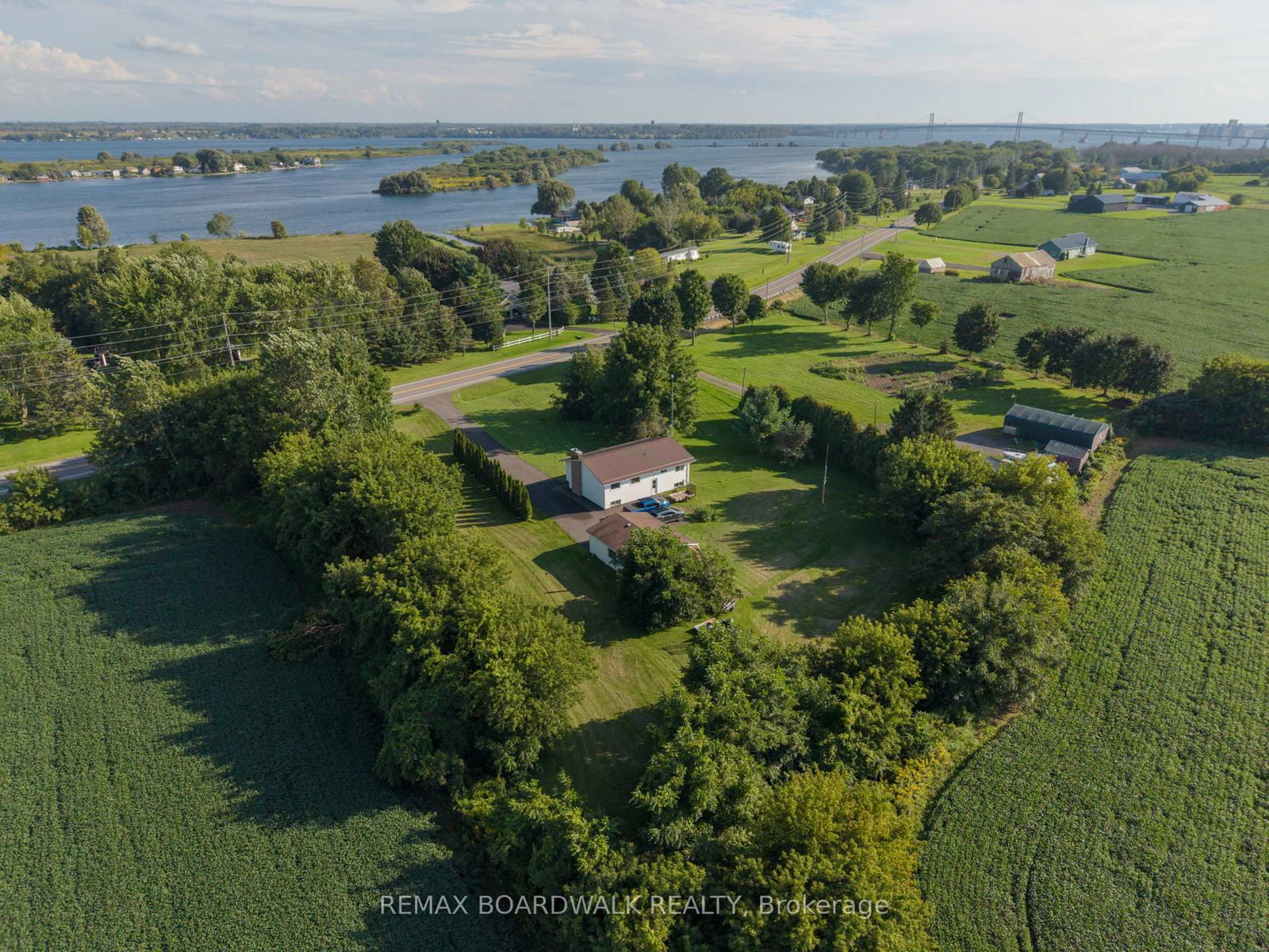 2106 County Road 2 Road • Edwardsburgh/Cardinal, ON photo 9