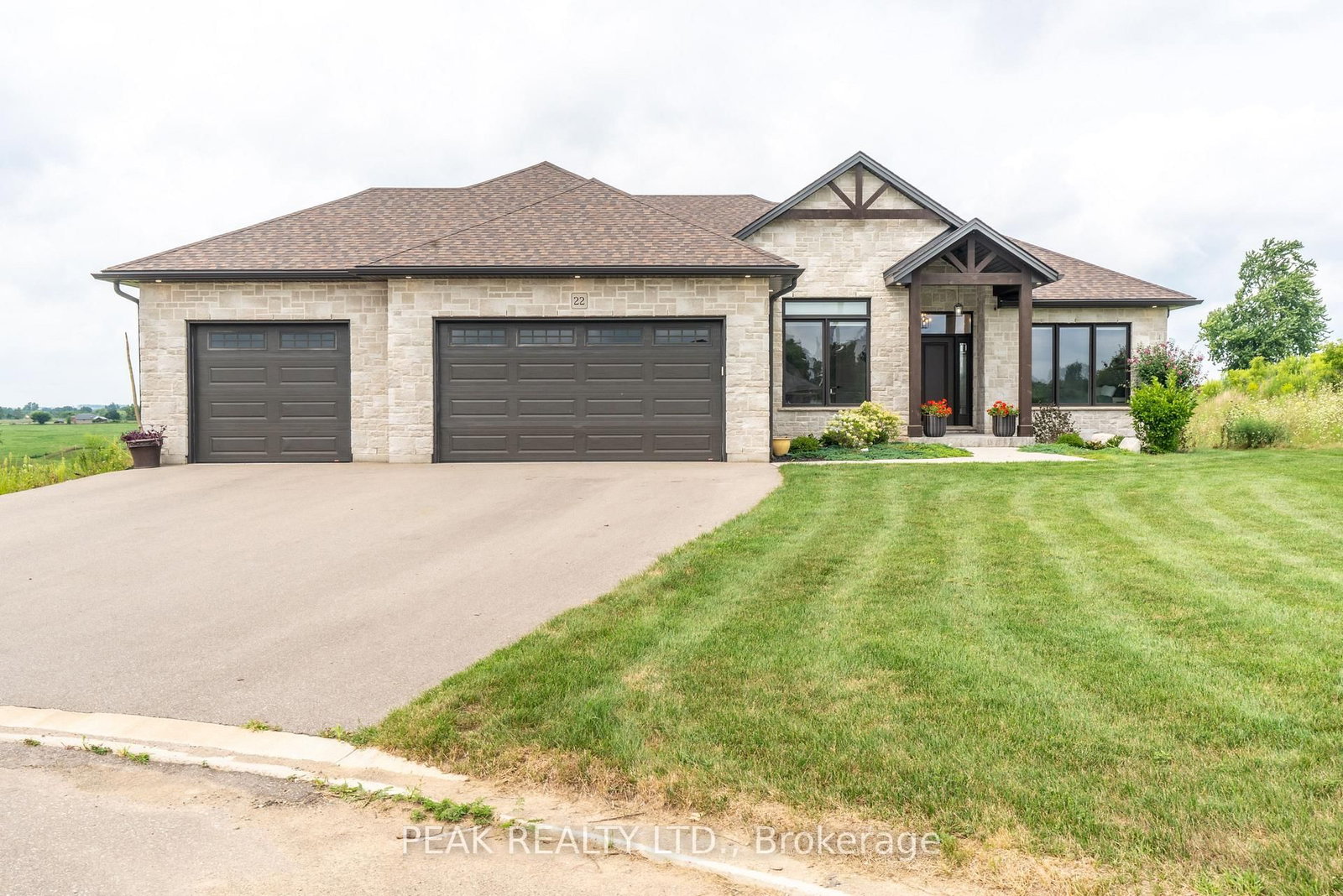 22 Hudson Drive — photo 2