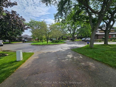 18 Deanna Crescent • St. Catharines, ON photo 2