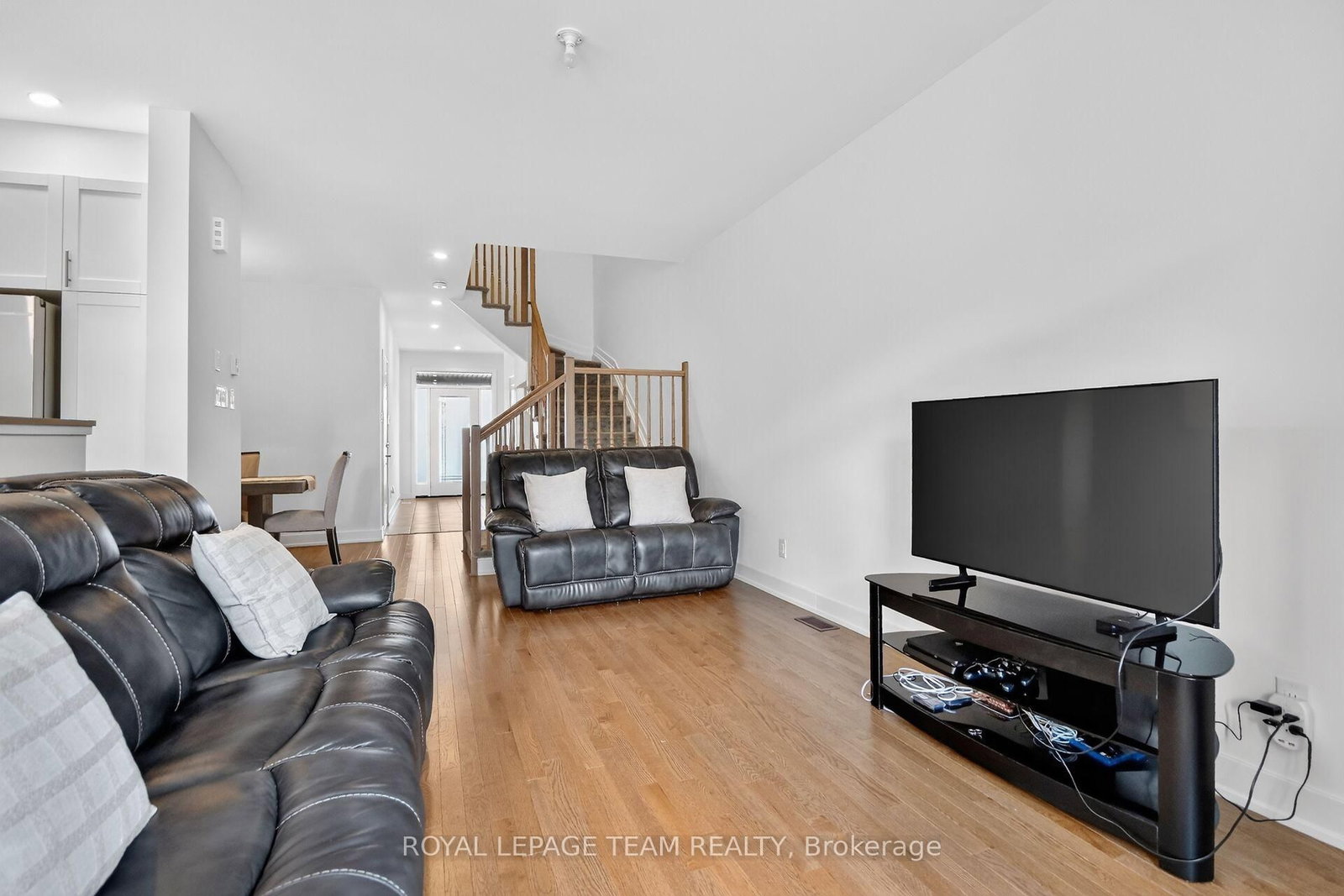 41 Moosonee Crescent • Ottawa, ON photo 4