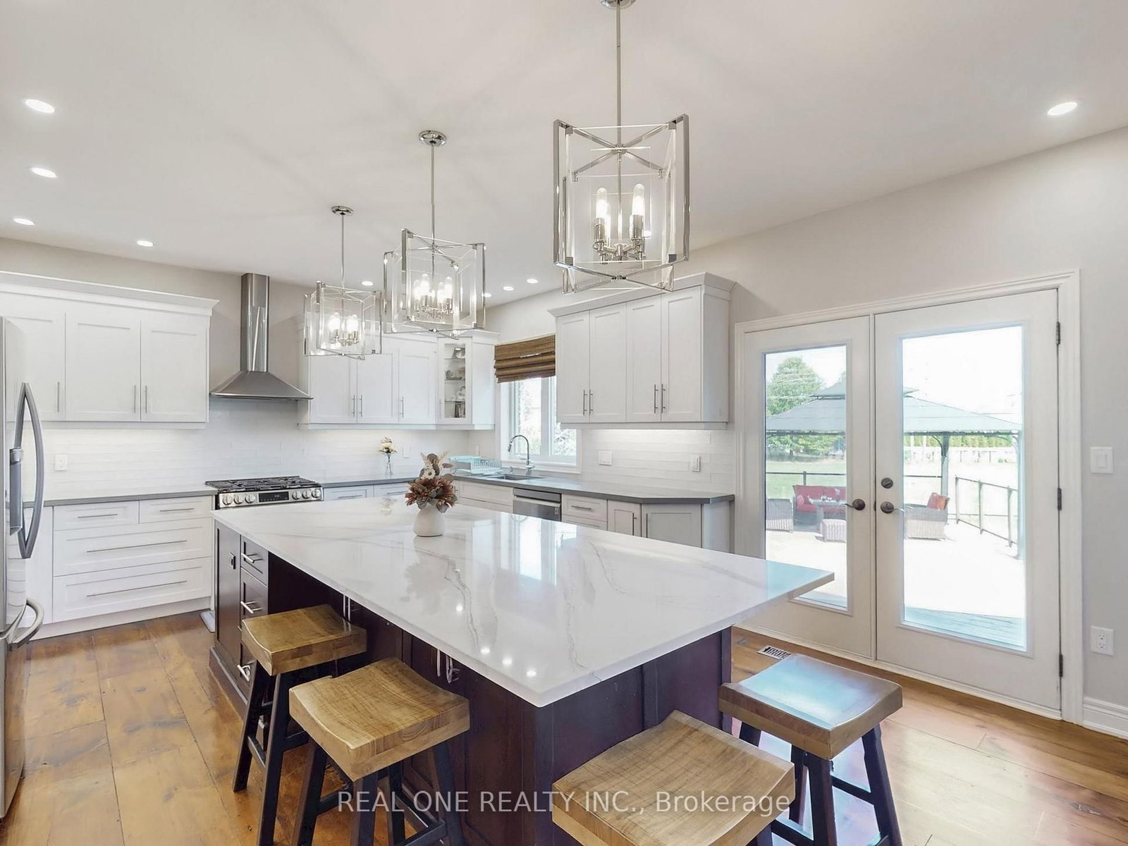 26 Matthews Court • St. Catharines, ON photo 11
