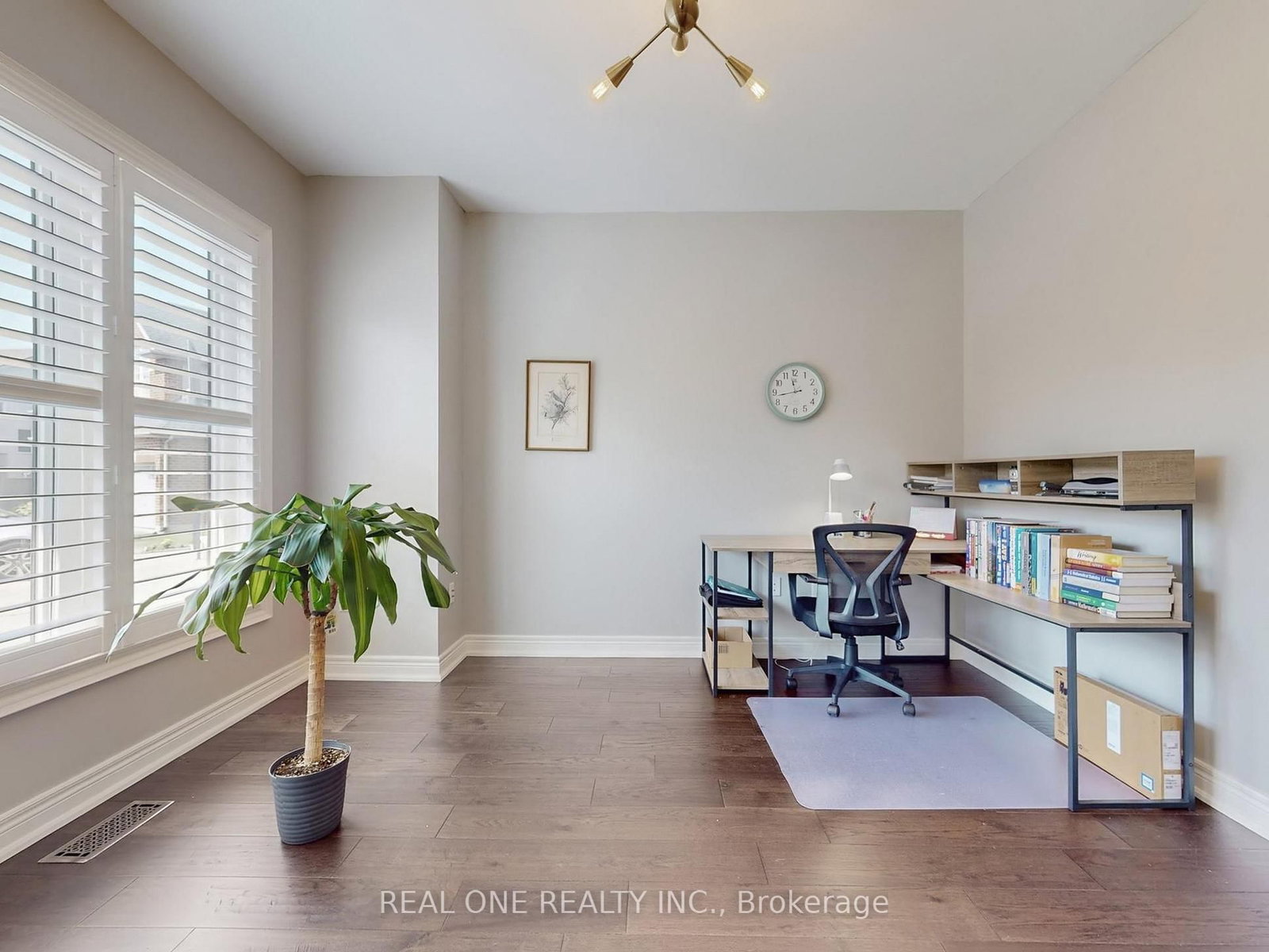 26 Matthews Court • St. Catharines, ON photo 16