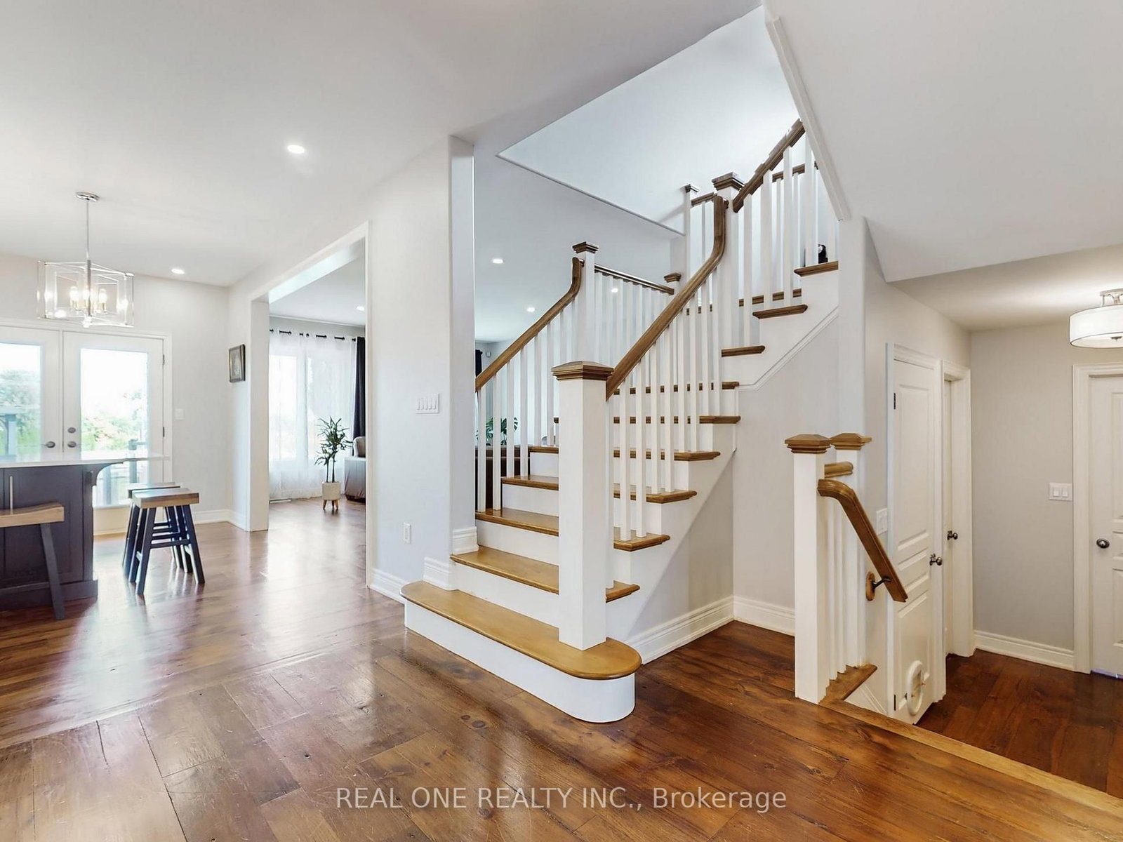 26 Matthews Court • St. Catharines, ON photo 20