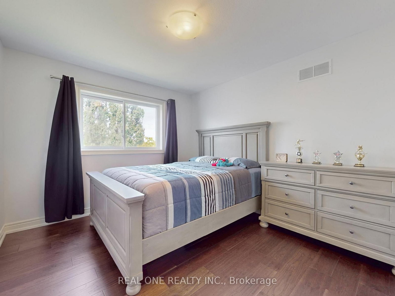 26 Matthews Court • St. Catharines, ON photo 35