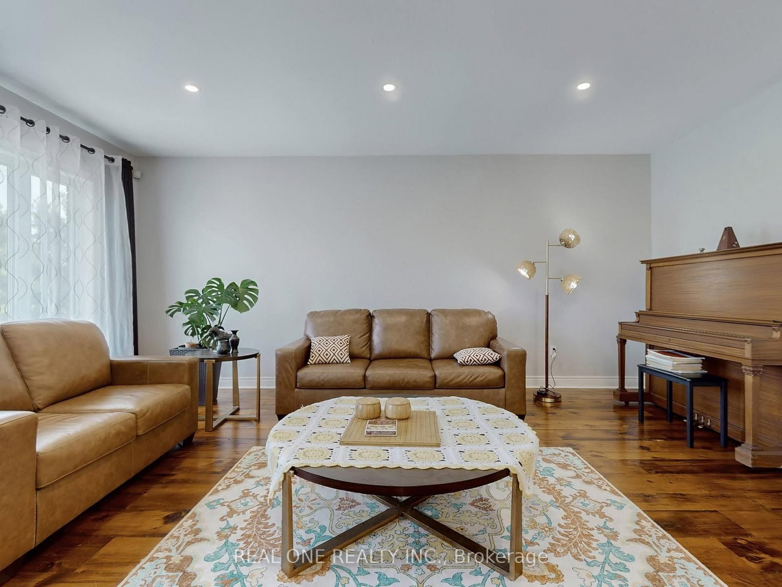 26 Matthews Court • St. Catharines, ON photo 6