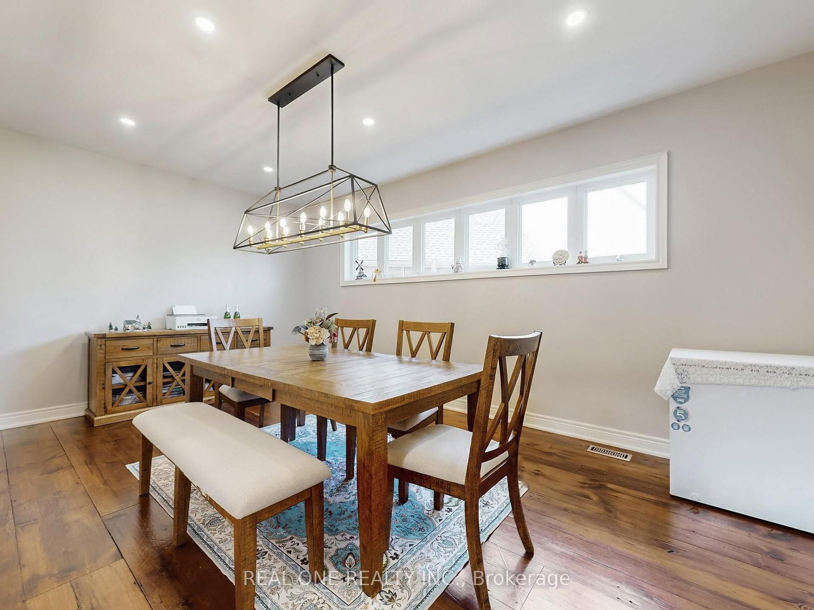 26 Matthews Court • St. Catharines, ON photo 8