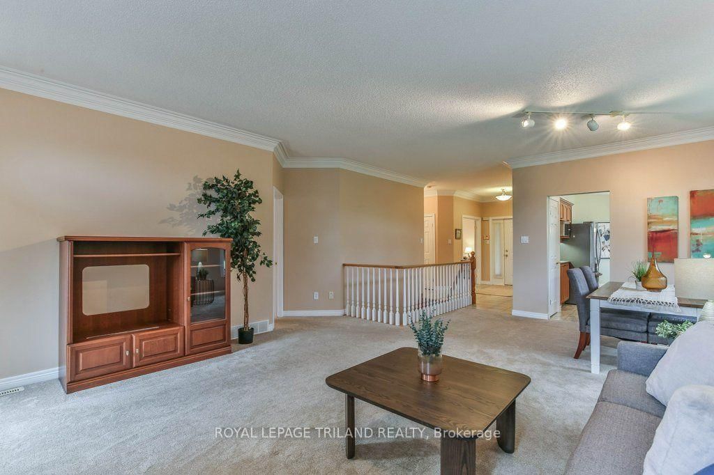 44 EDGEVALLEY Road • #42 • London East, ON photo 19