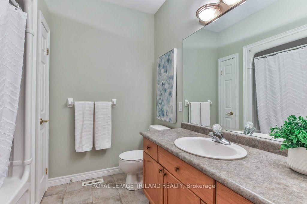44 EDGEVALLEY Road • #42 • London East, ON photo 32