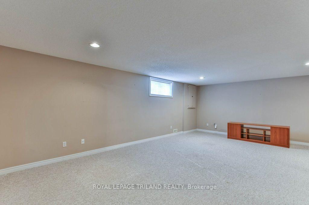 44 EDGEVALLEY Road • #42 • London East, ON photo 37