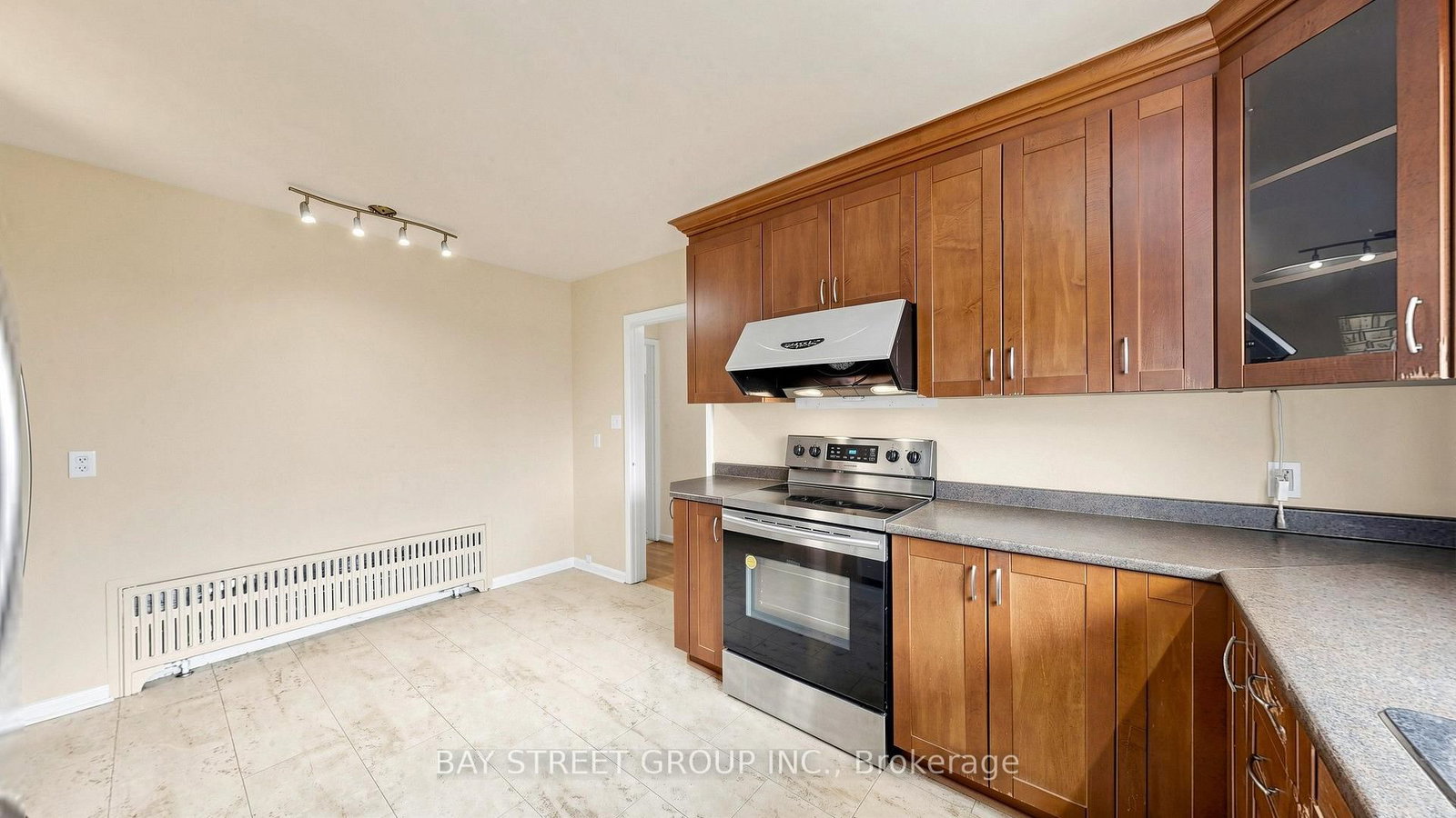 14 Machar Place • Kingston, ON photo 11