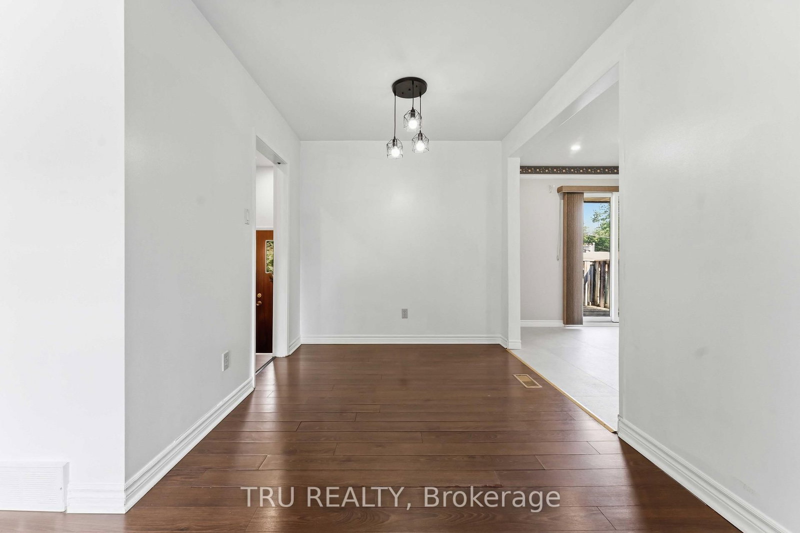 19 Ellery Crescent • Ottawa, ON photo 11