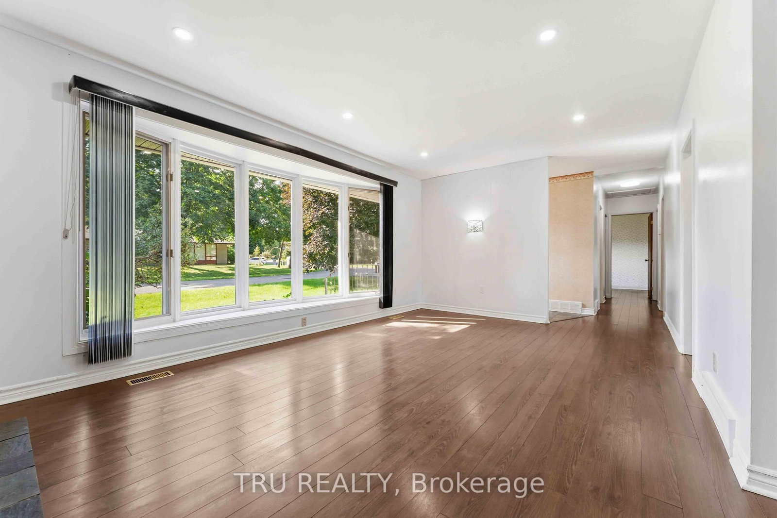 19 Ellery Crescent • Ottawa, ON photo 13