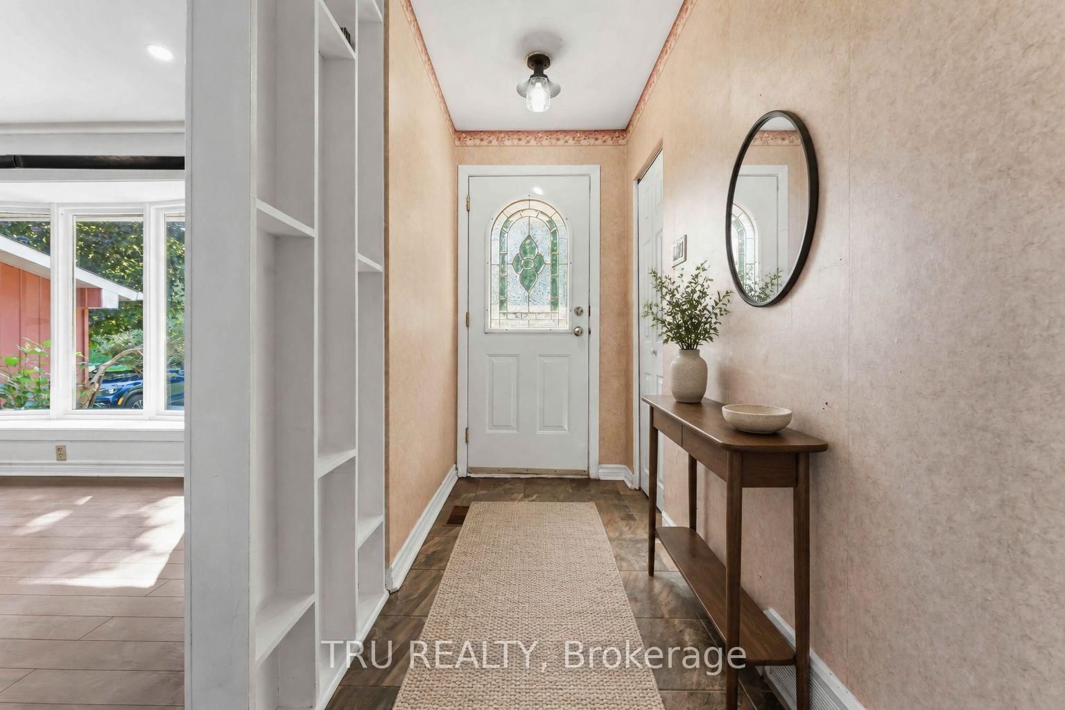 19 Ellery Crescent • Ottawa, ON photo 4