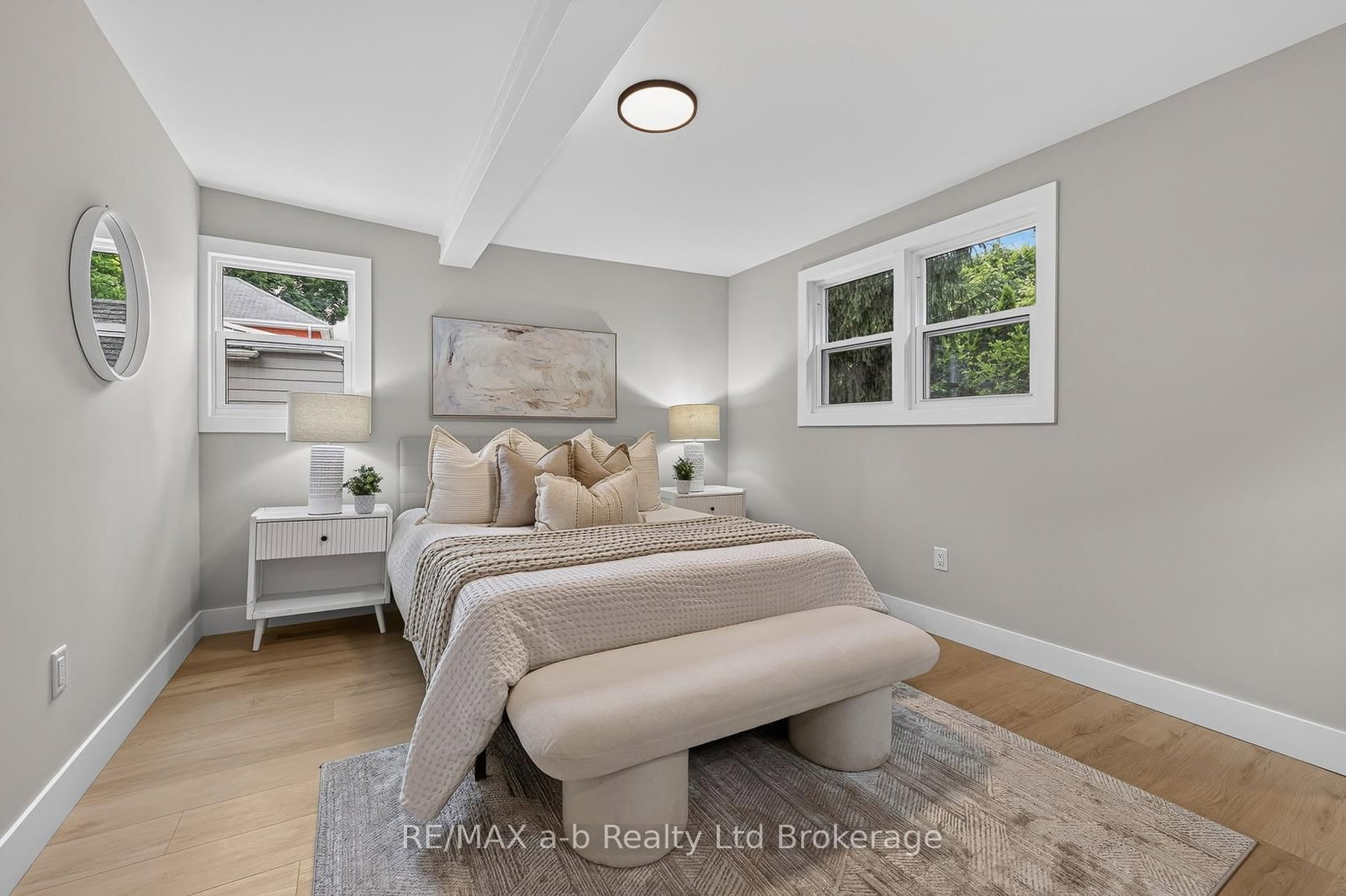 91 Winniett Street • Woodstock, ON photo 16