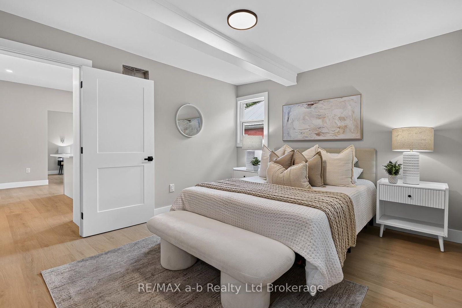 91 Winniett Street • Woodstock, ON photo 17