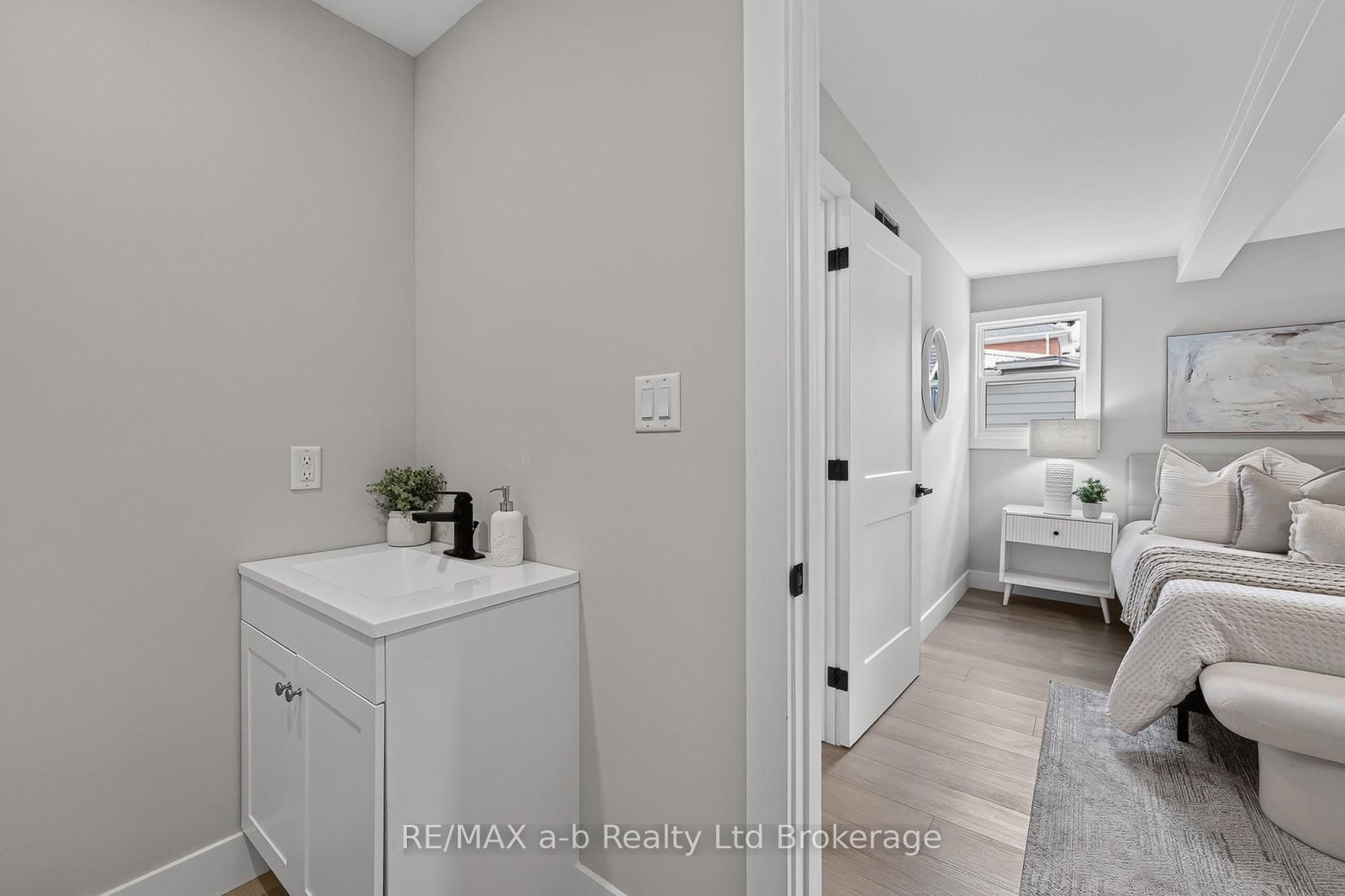 91 Winniett Street • Woodstock, ON photo 21