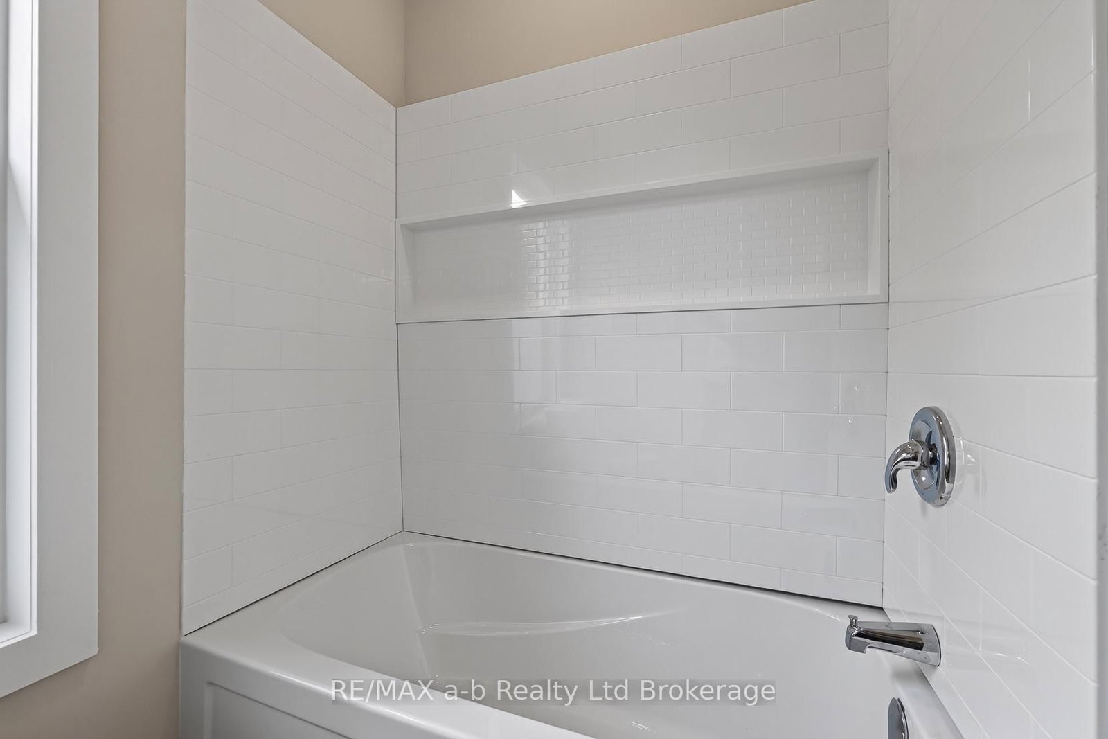 91 Winniett Street • Woodstock, ON photo 25