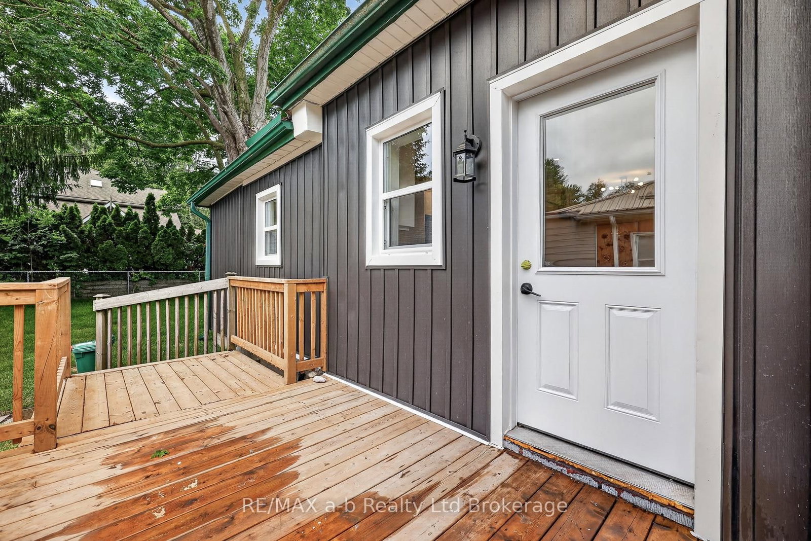 91 Winniett Street • Woodstock, ON photo 31