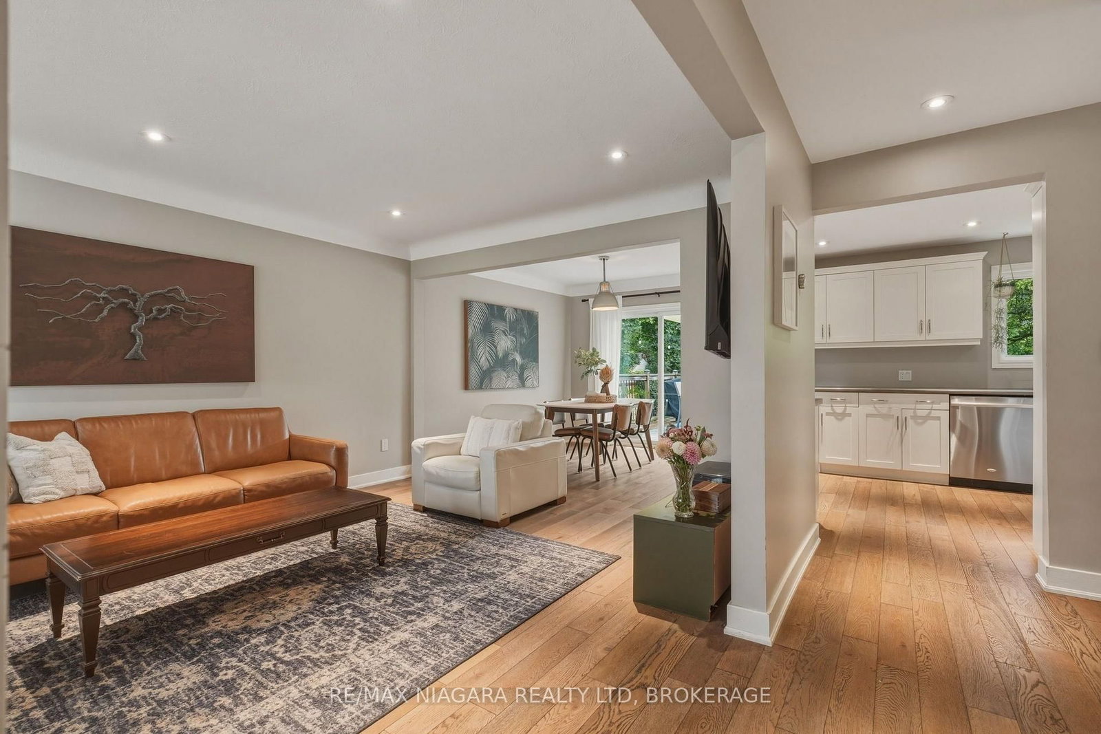 9 Youngblut Avenue • St. Catharines, ON photo 4
