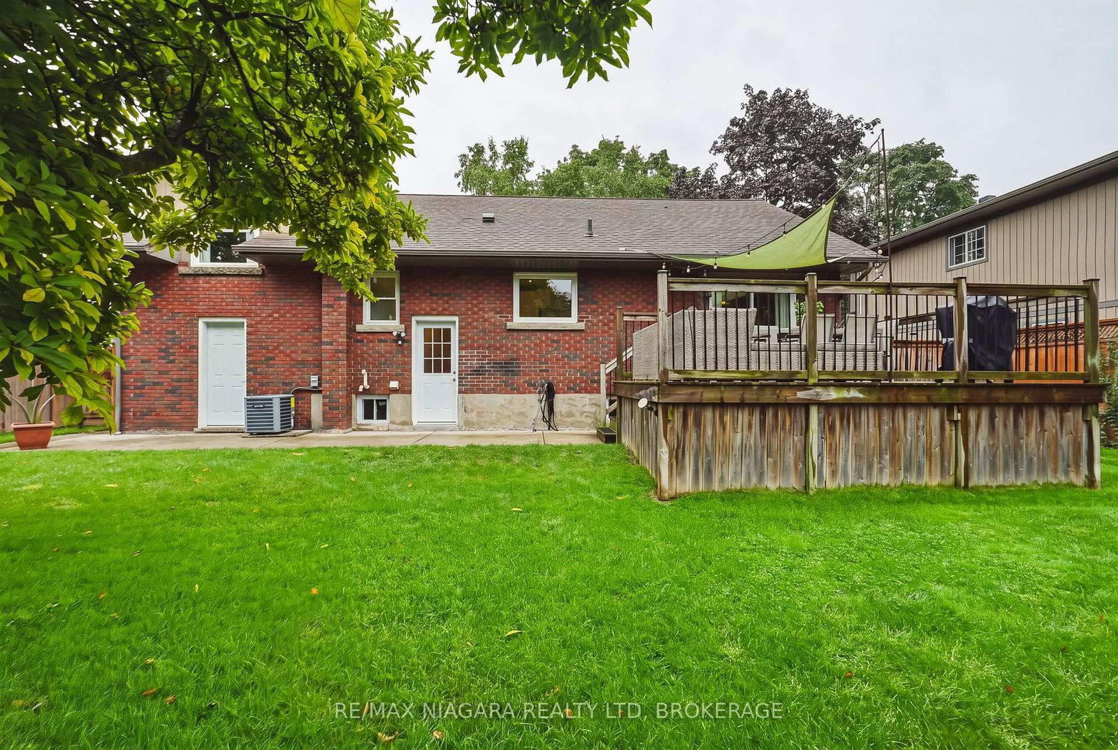 9 Youngblut Avenue • St. Catharines, ON photo 41