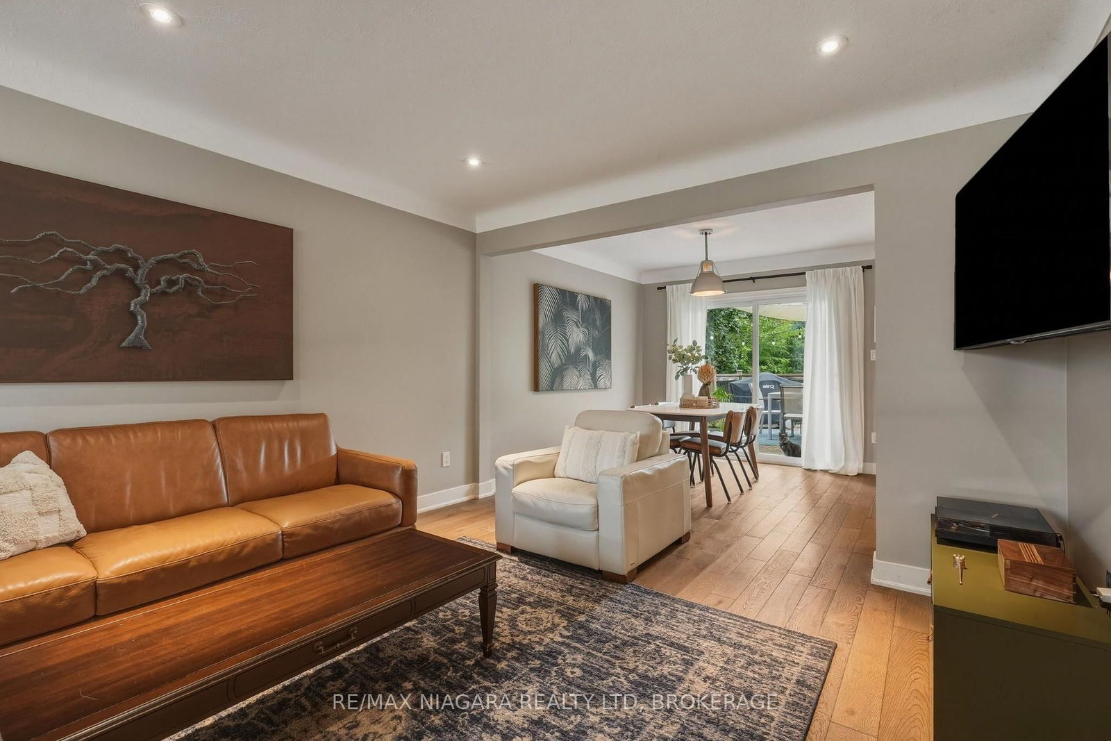 9 Youngblut Avenue • St. Catharines, ON photo 6
