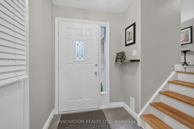 2675 Cindy Court • Metcalfe, ON photo 4