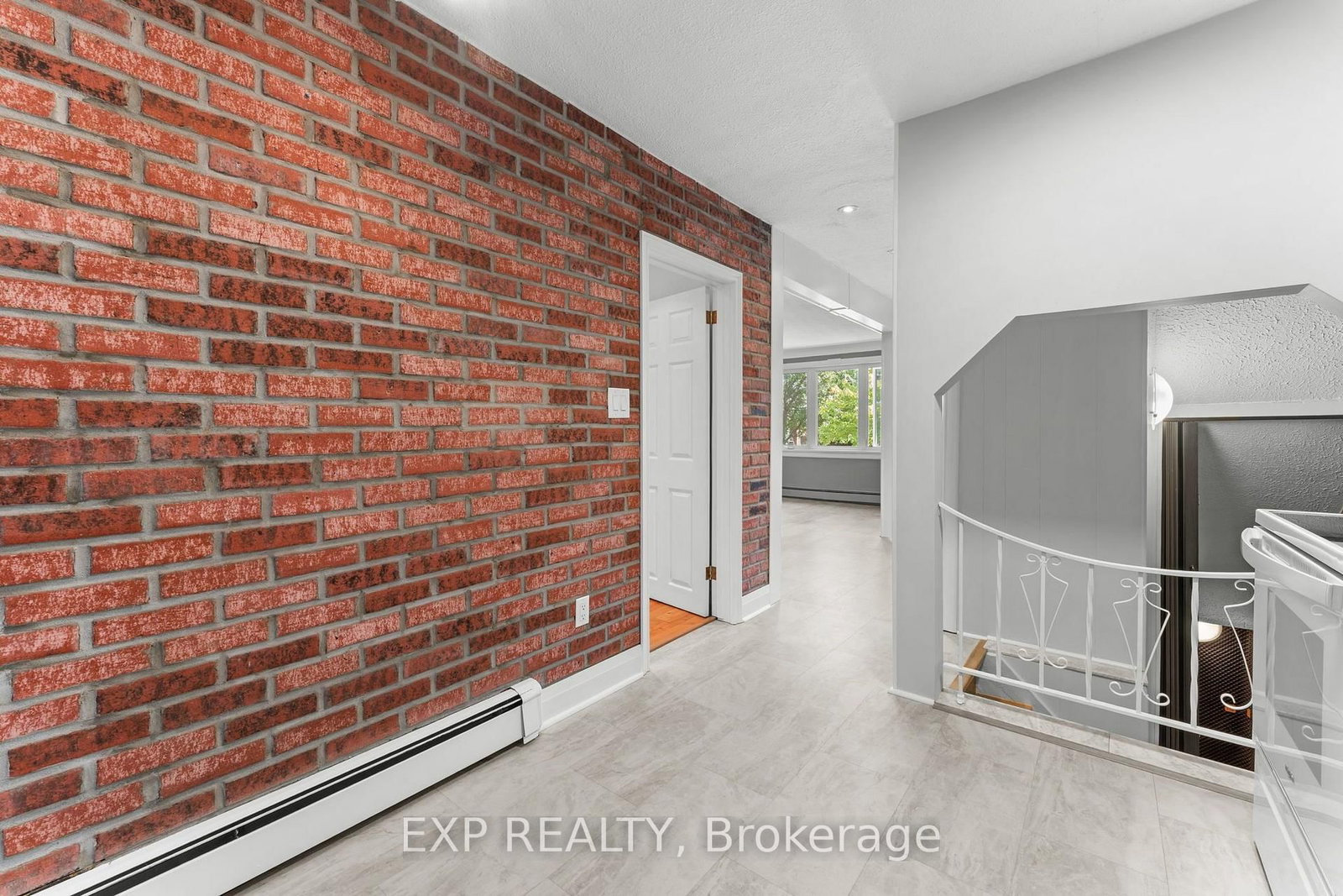 156 Park Row S • Hamilton, ON photo 15