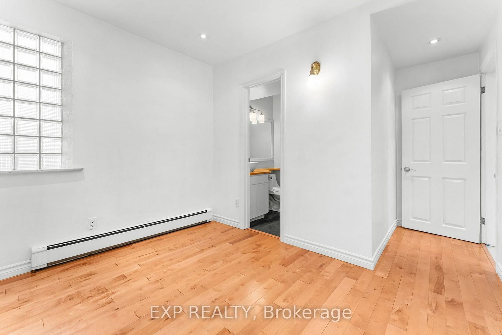 156 Park Row S • Hamilton, ON photo 18