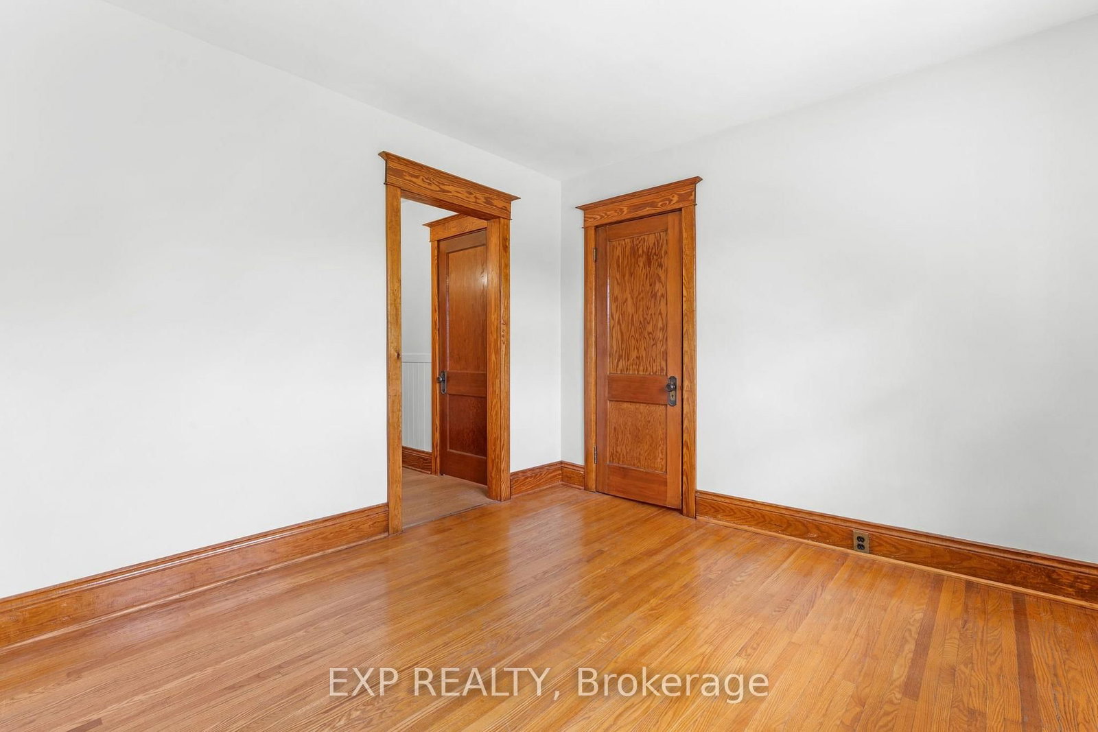 156 Park Row S • Hamilton, ON photo 35