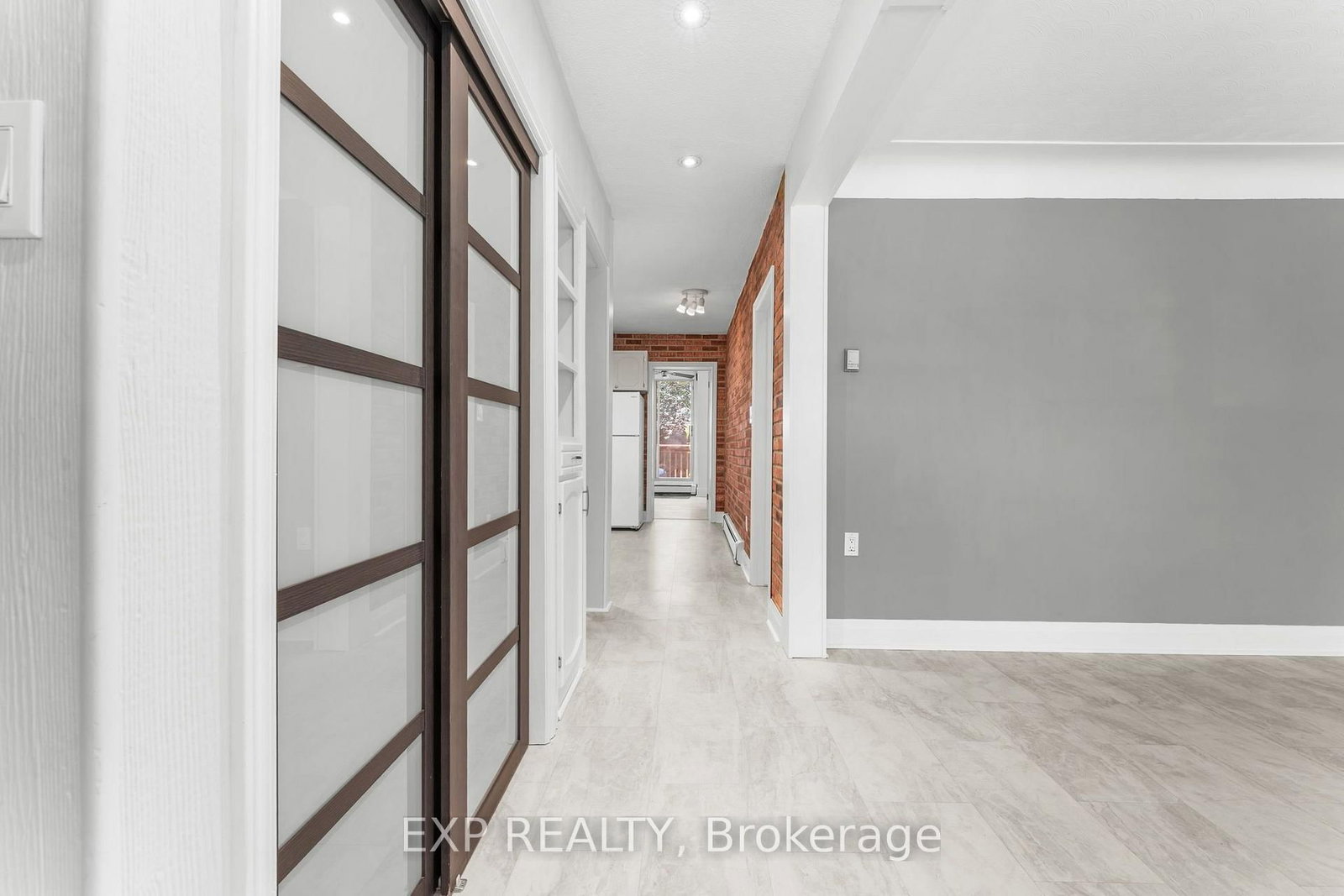 156 Park Row S • Hamilton, ON photo 4