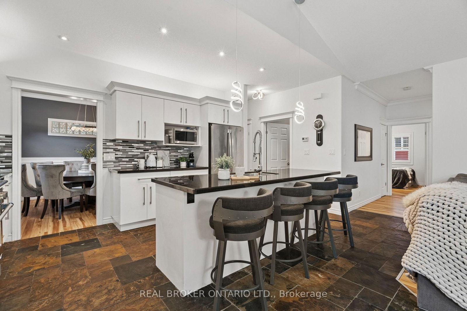 108 Hampson Crescent • Guelph/Eramosa, ON photo 10