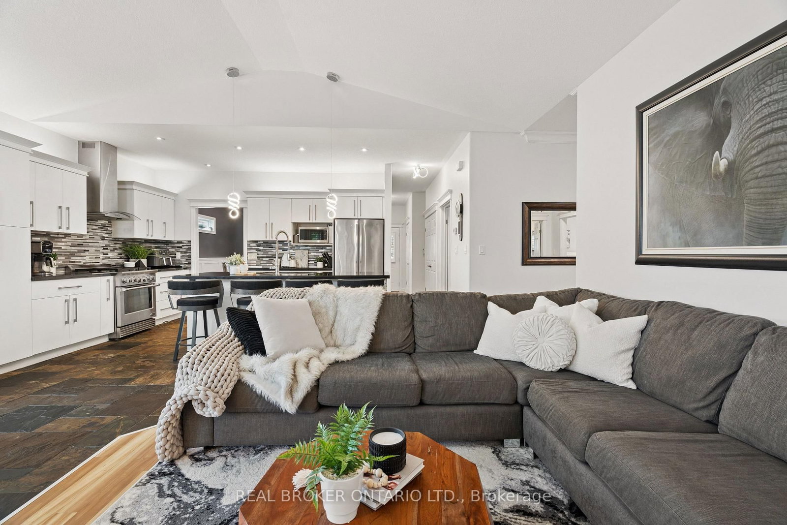 108 Hampson Crescent • Guelph/Eramosa, ON photo 13