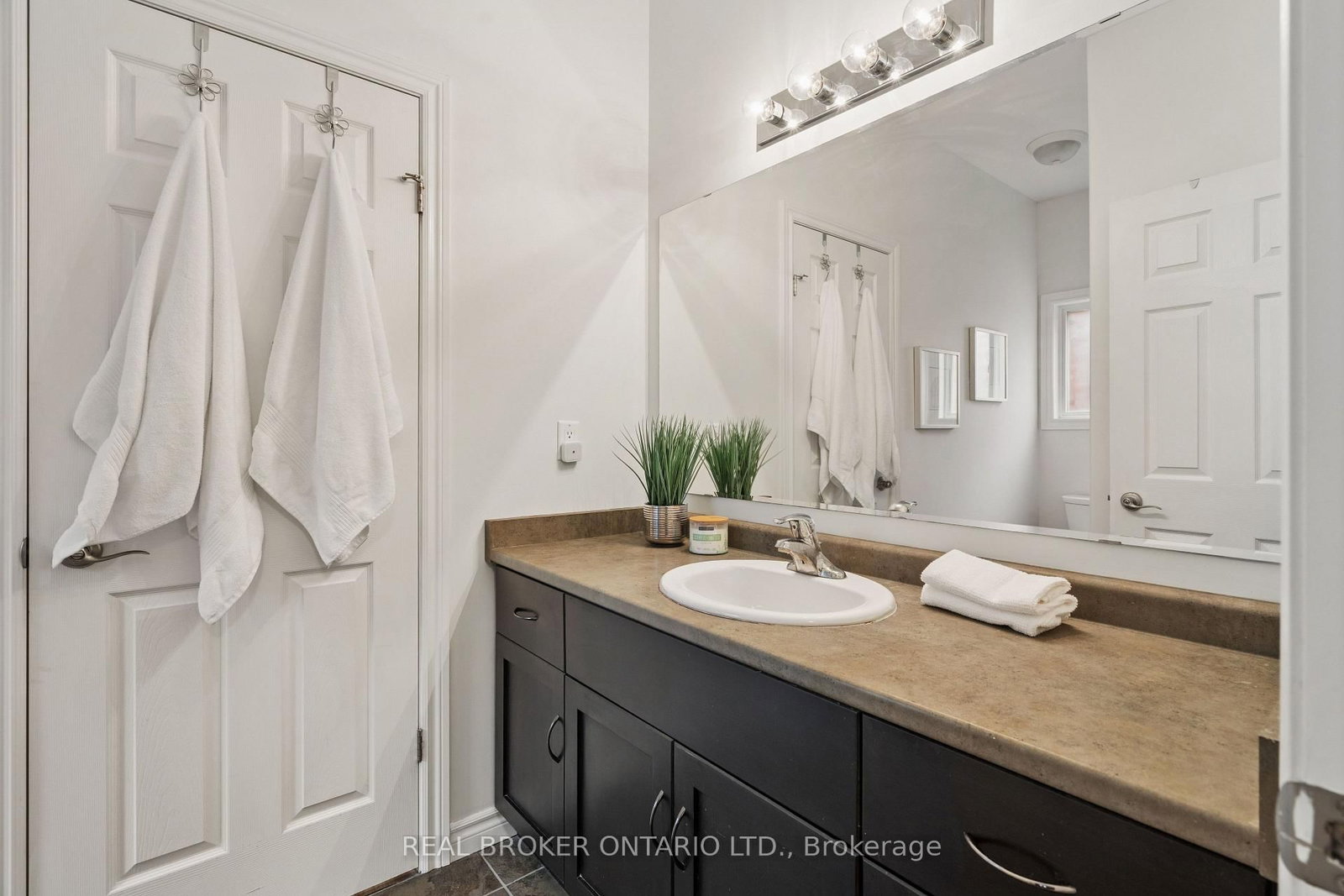 108 Hampson Crescent • Guelph/Eramosa, ON photo 17