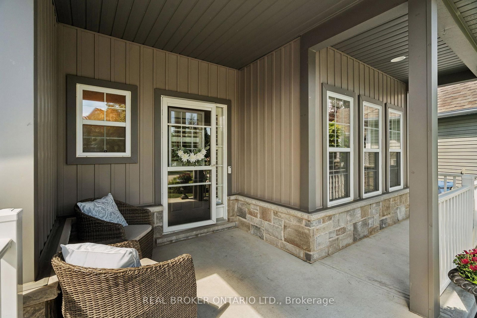 108 Hampson Crescent • Guelph/Eramosa, ON photo 4