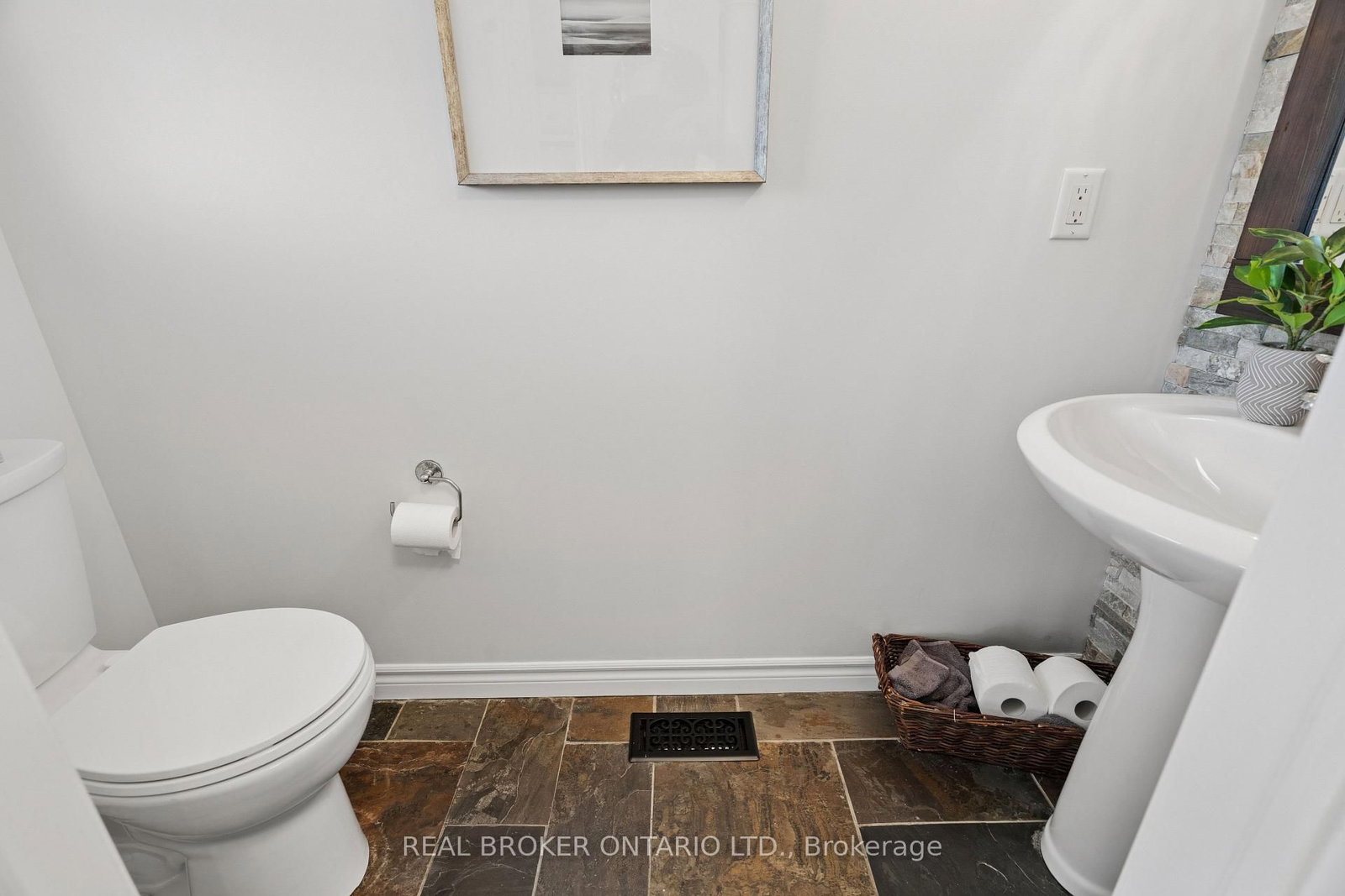 108 Hampson Crescent • Guelph/Eramosa, ON photo 6