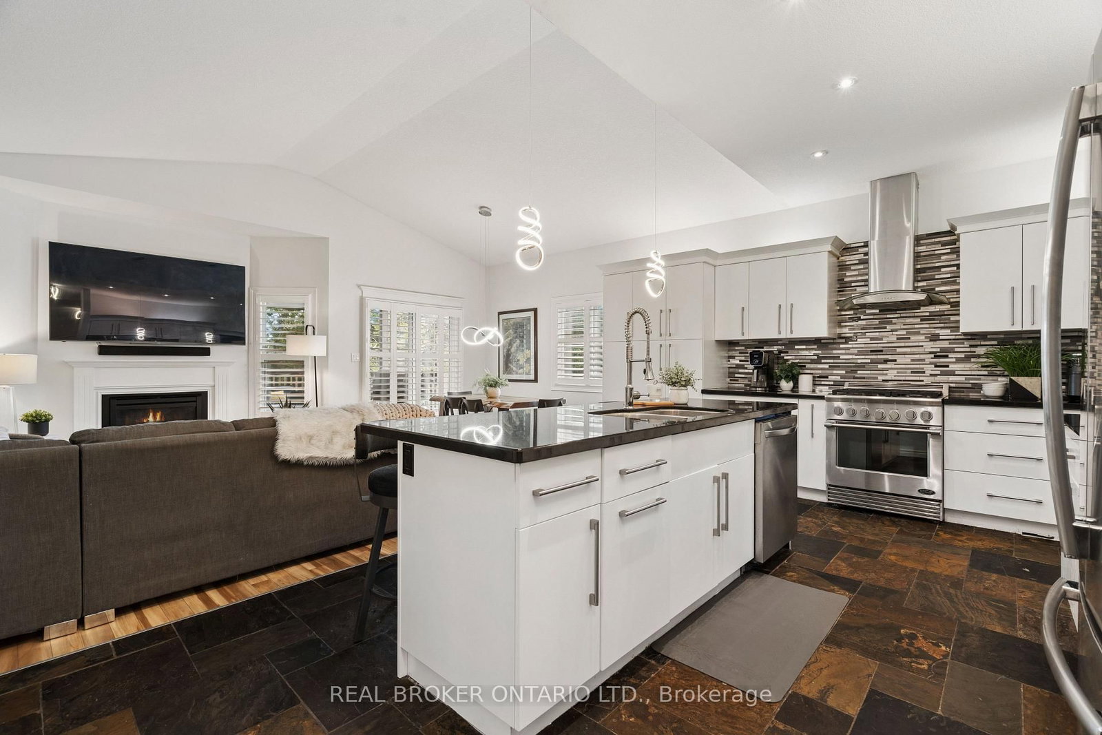 108 Hampson Crescent • Guelph/Eramosa, ON photo 9