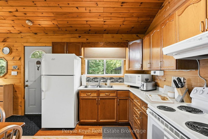 1160 Lakeshore Dr S photo 5