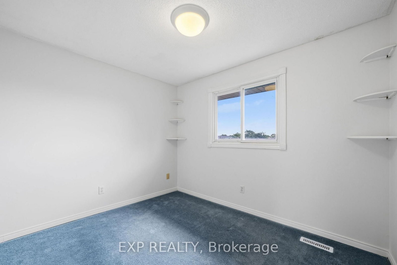 746 Homeview Road • London South, ON photo 19